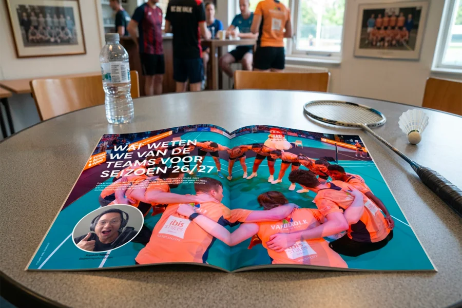 Foto van artikel over de Nederlandse Badminton Eredivisie in het BadmintonInside Magazine.