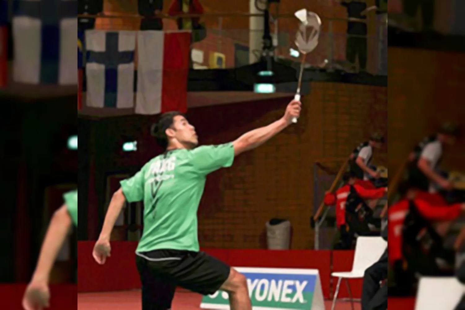 Deze zondag: backhand of around the head?