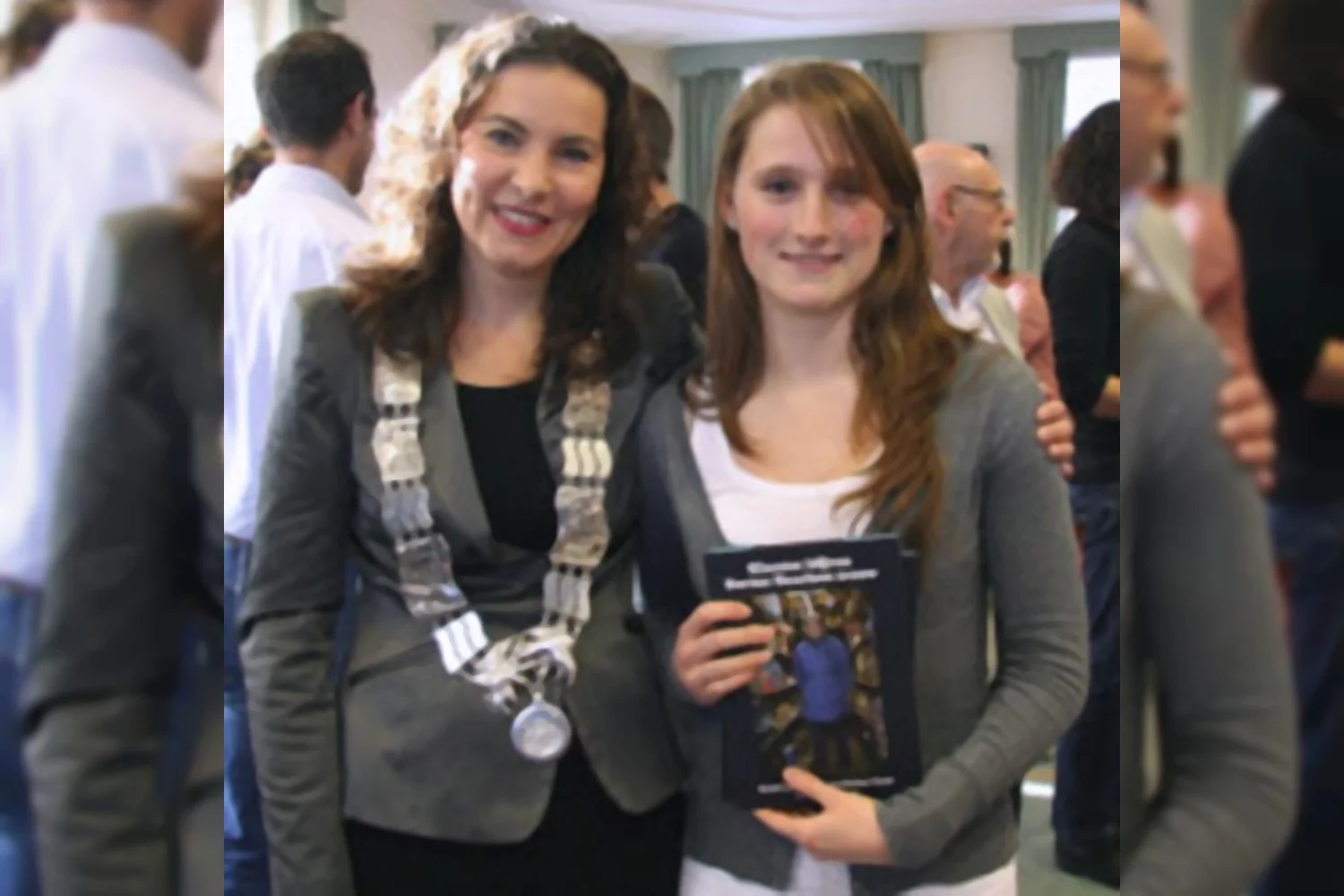 Kirsten van der Valk geportretteerd in boek over haar woonplaats