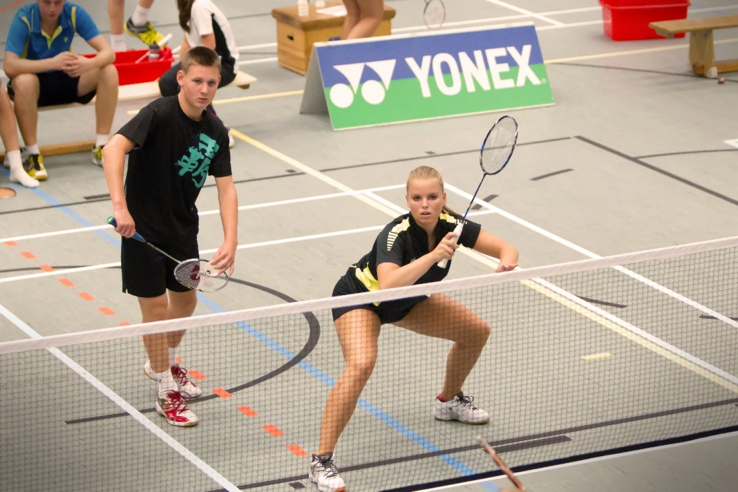 De service in de gemengddubbel