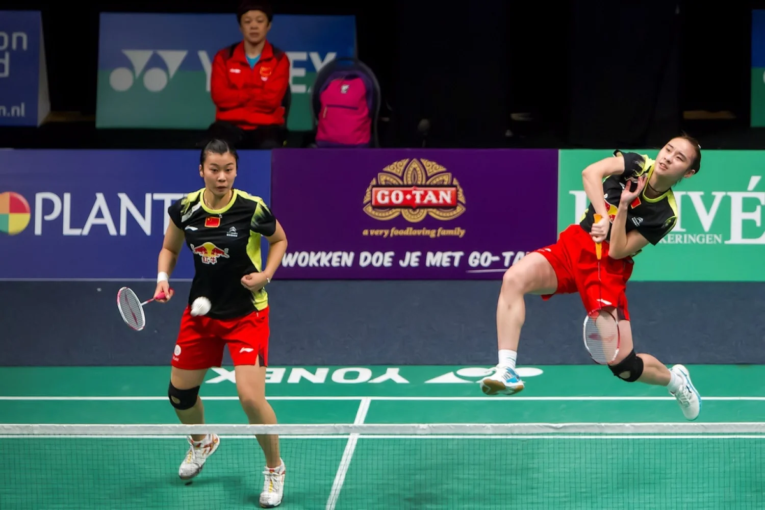 Yixin Bao/Jinhua Tang pakken titel in vrouwendubbel