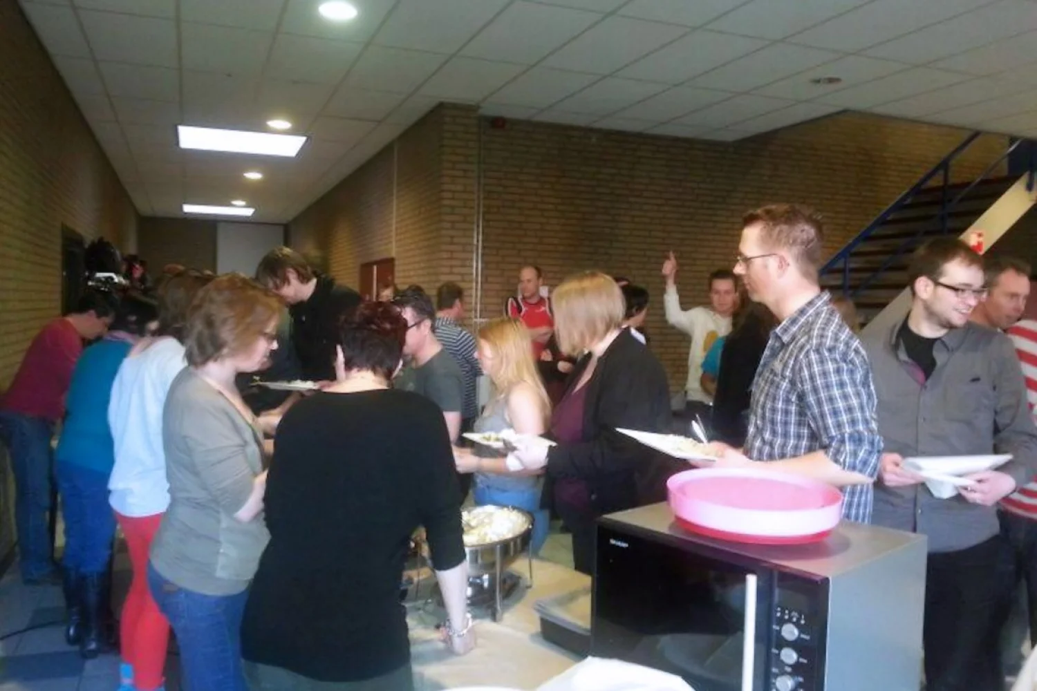 Starten met een kopje koffie en gebak in Best