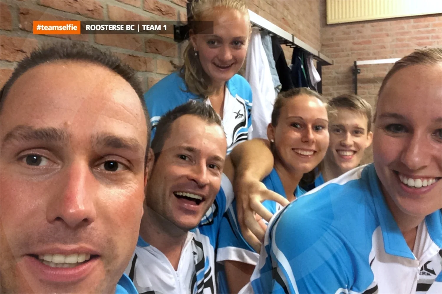 Roosterse incasseert 0-8 maar scoort eerste #teamselfie van het seizoen