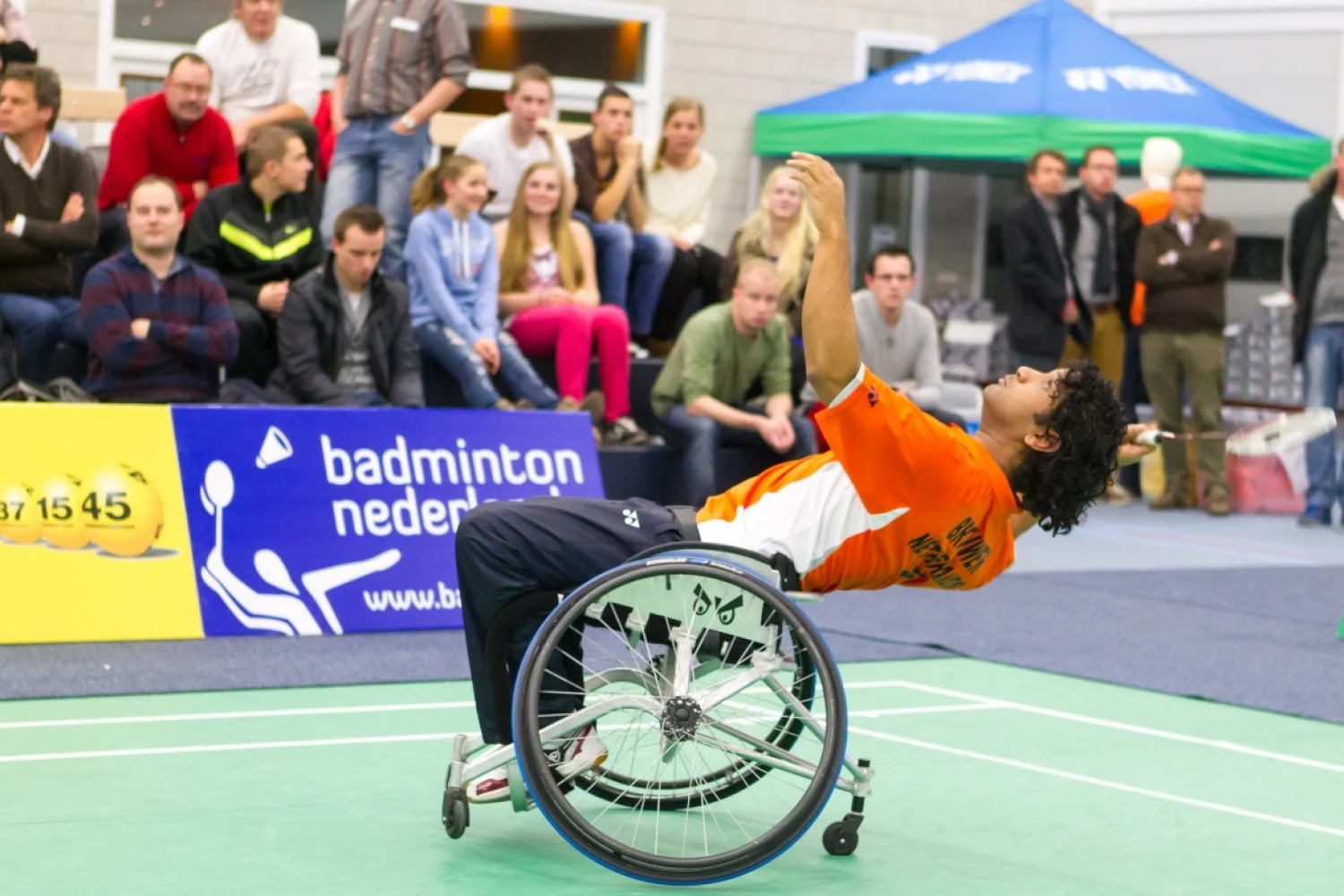 Jordy Brouwer doet mee aan het NK Aangepast Badminton