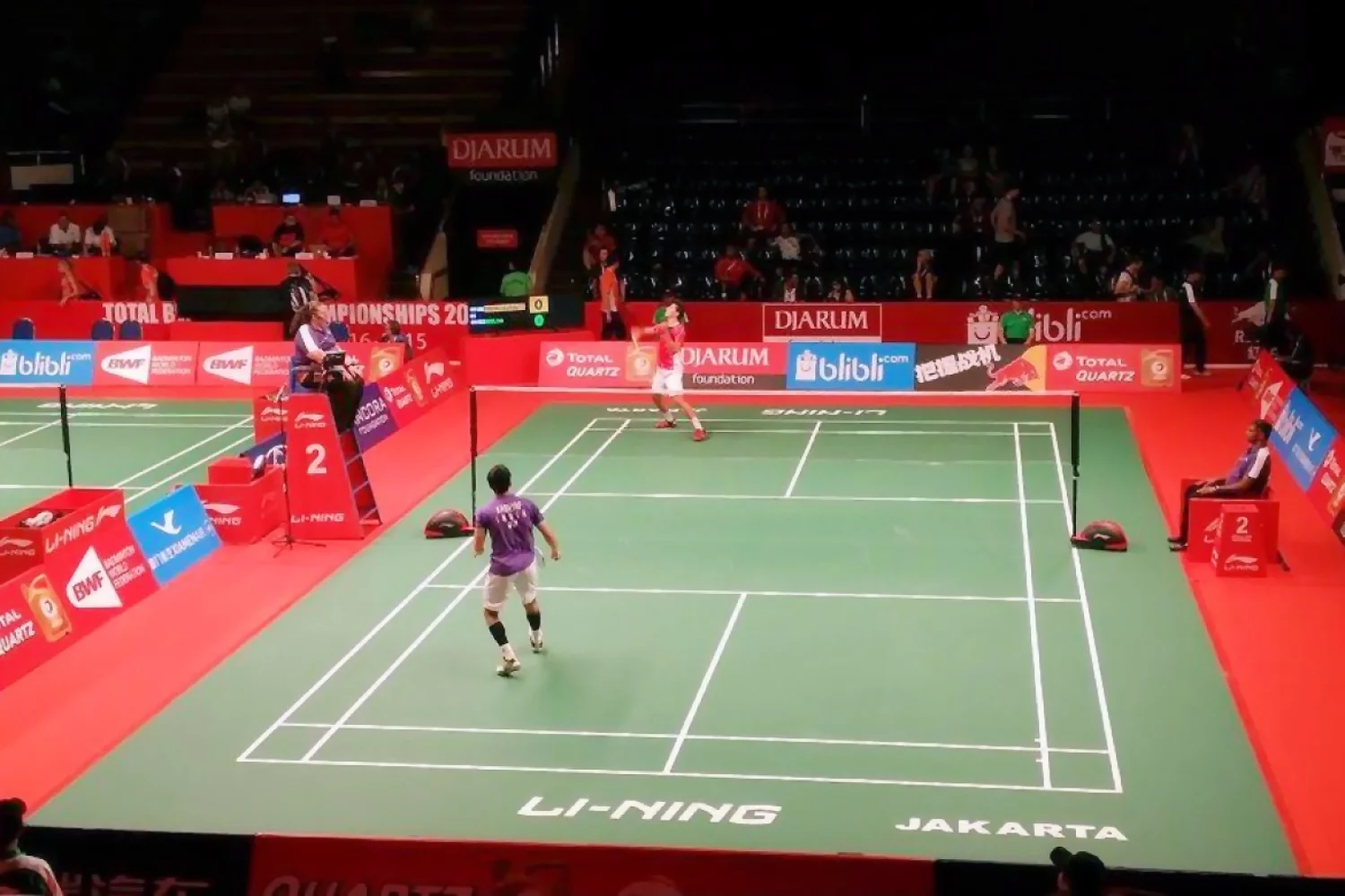 Erik Meijs speelt 31 minuten tijdens zijn WK in Jakarta: 21-17 21-10