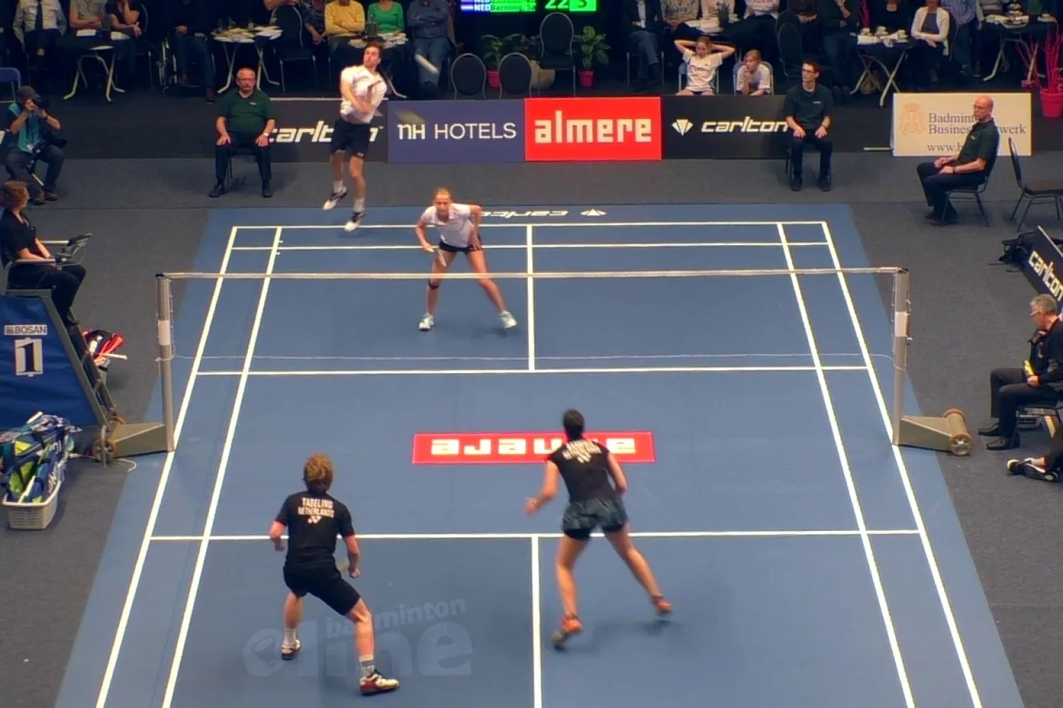 NK Badminton 2016: Jacco Arends en Selena Piek tegen Robin Tabeling en Samantha Barning