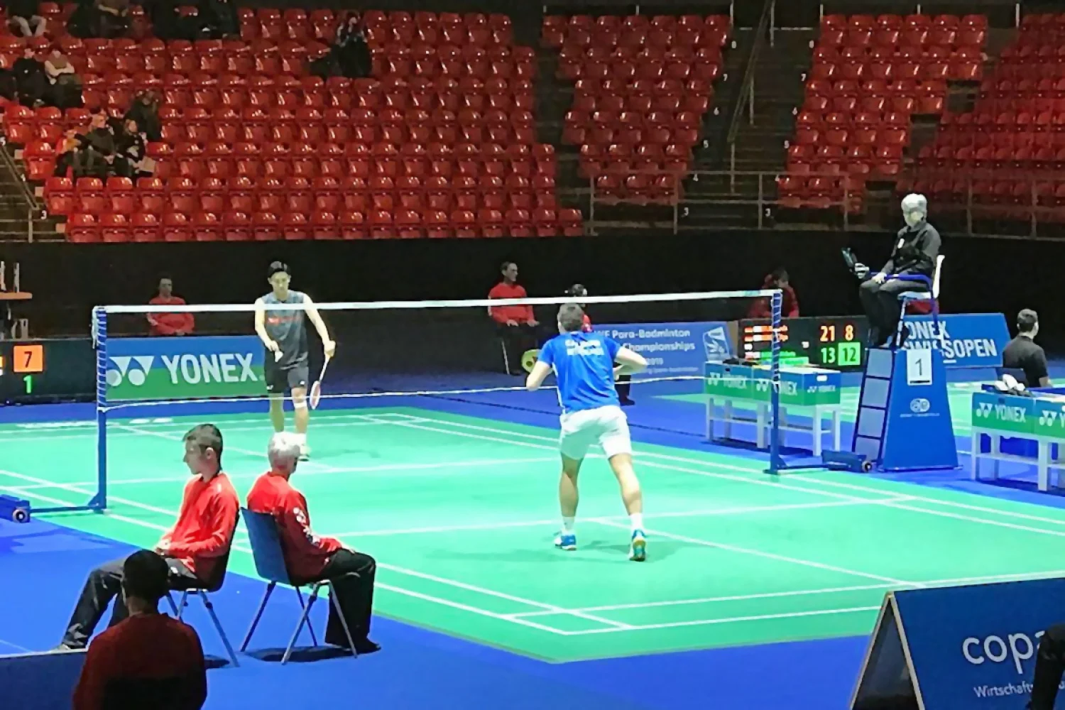 Japanse badmintontopper Kento Momota opnieuw te sterk voor Nederlands Kampioen Mark Caljouw