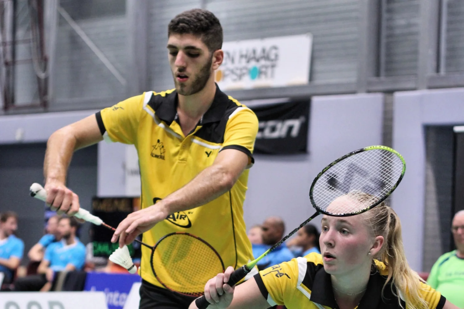 Almere begint met nederlaag tegen VELO