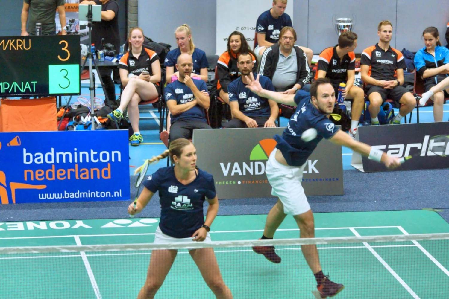 Gelegenheidsteam DKC strijdend ten onder