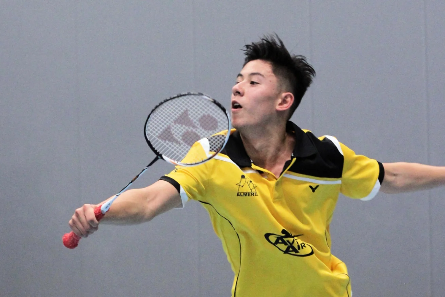 Almere naar derde plaats - ernstige blessure voor Sebastiaan Li