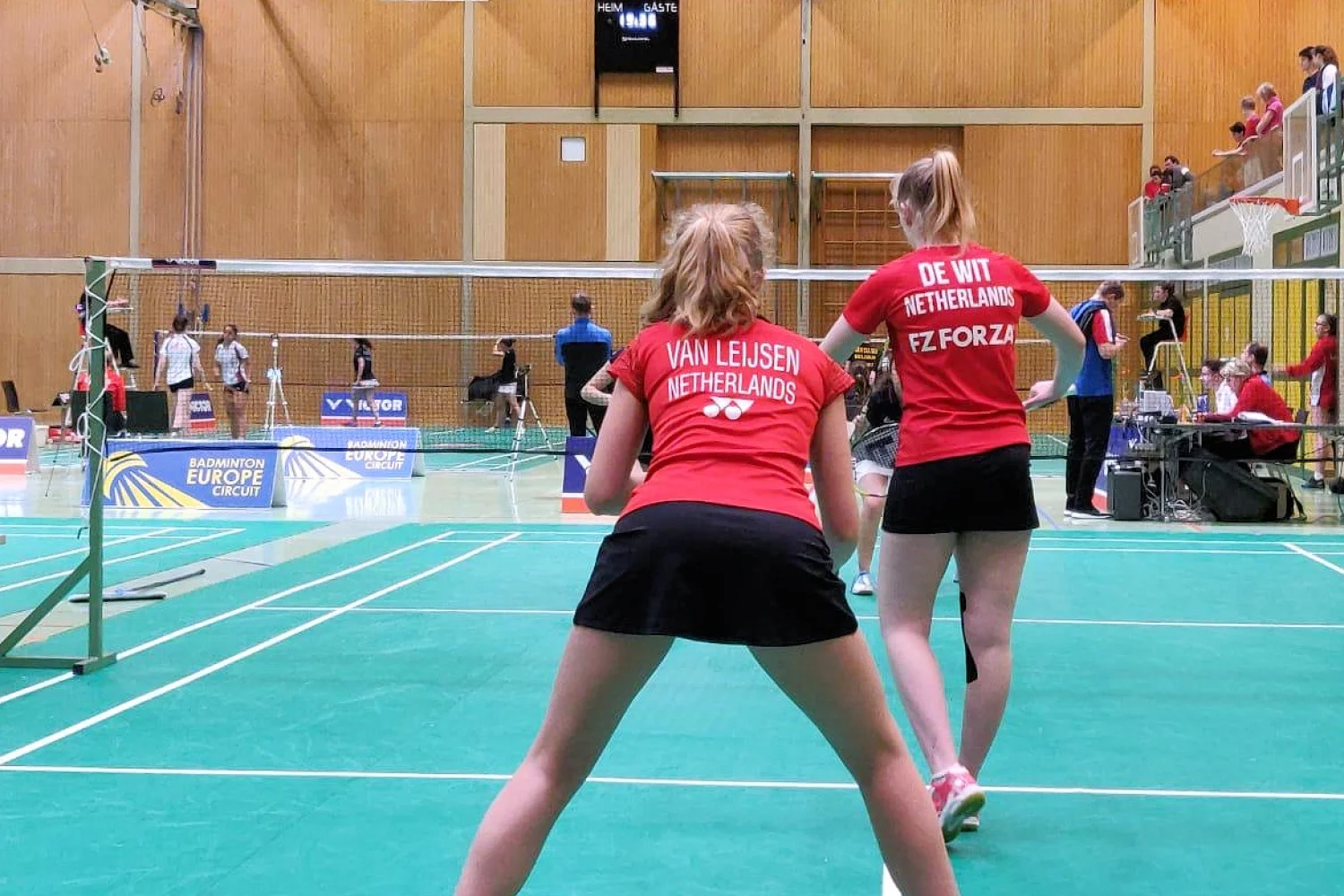 Kirsten de Wit en Iris van Leijsen in halve finales Austrian U17 Open