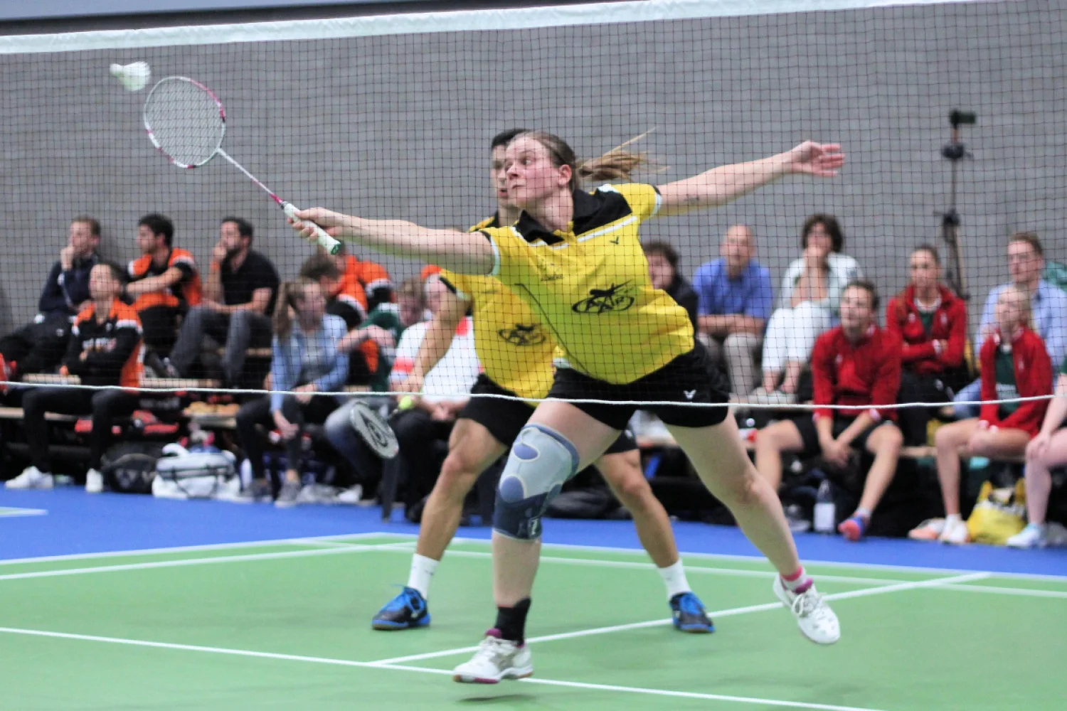 Almere wint op kick-off van VELO