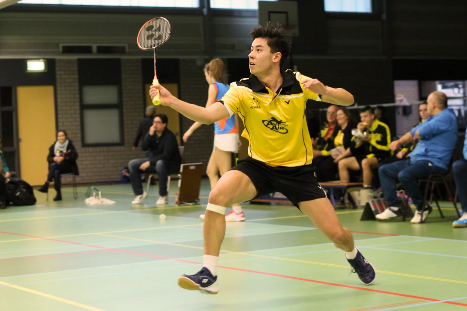 Almere blijft winnen: 8-0 zege op Hoornse