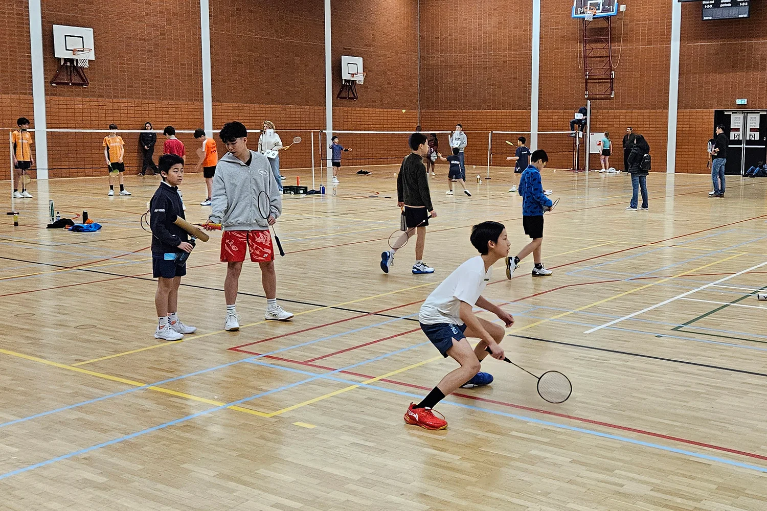 Gezellig 12e Open Jeugdtoernooi Badminton 2026 in breedtesporthal Almere