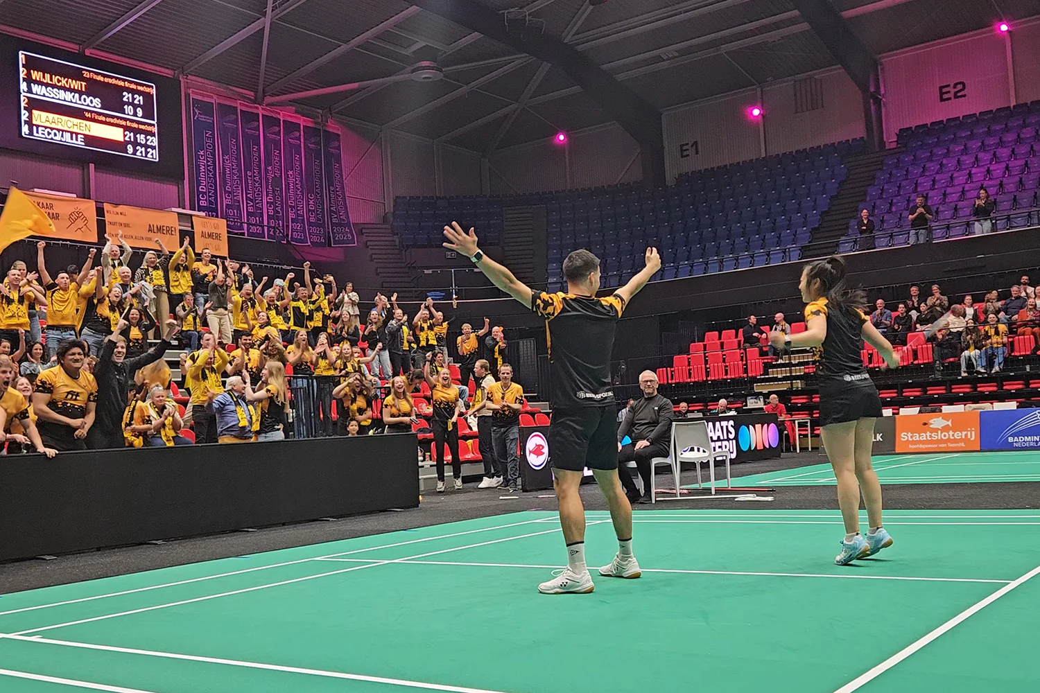 Mirakel in de Maaspoort: Almere knokt zich naast Duinwijck in krankzinnige ontknoping