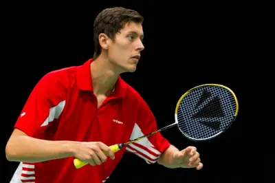 Vincent de Vries stopt als internationaal badmintonner, gaat Sportmarketing- en Management studeren in Tilburg