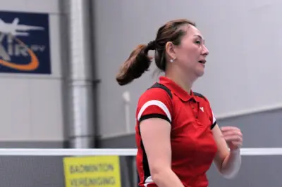 Wat kunnen de badmintondames van Hoornse uitrichten tegen Van Zijderveld?