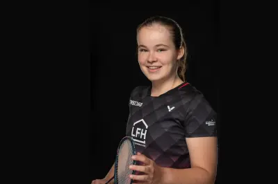 Parabadmintonner Sophie van den Broek behaalt halve finale in Spanje