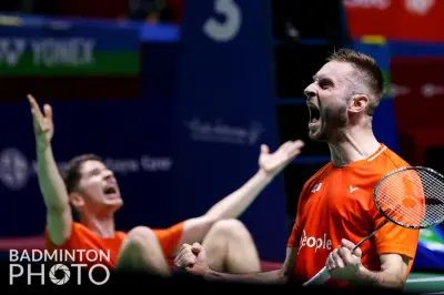 Badmintonbazen in Jakarta: Ruben Jille en Ties van der Lecq